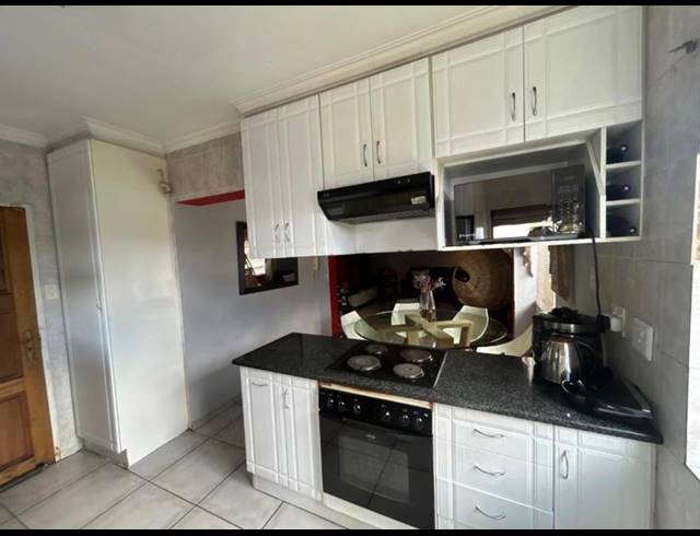 3 BEDROOM HOUSE FOR SALE IN SONNEVELD